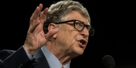 Bill Gates am 10. Oktober 2019 in Lyon | Bild: picture alliance / NurPhoto | Nicolas Liponne