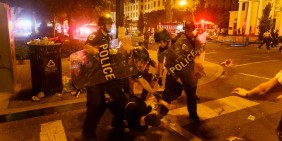 Polizeieinsatz bei Protesten in Washington am 31. Mai 2020 | Bild: Shutterstock